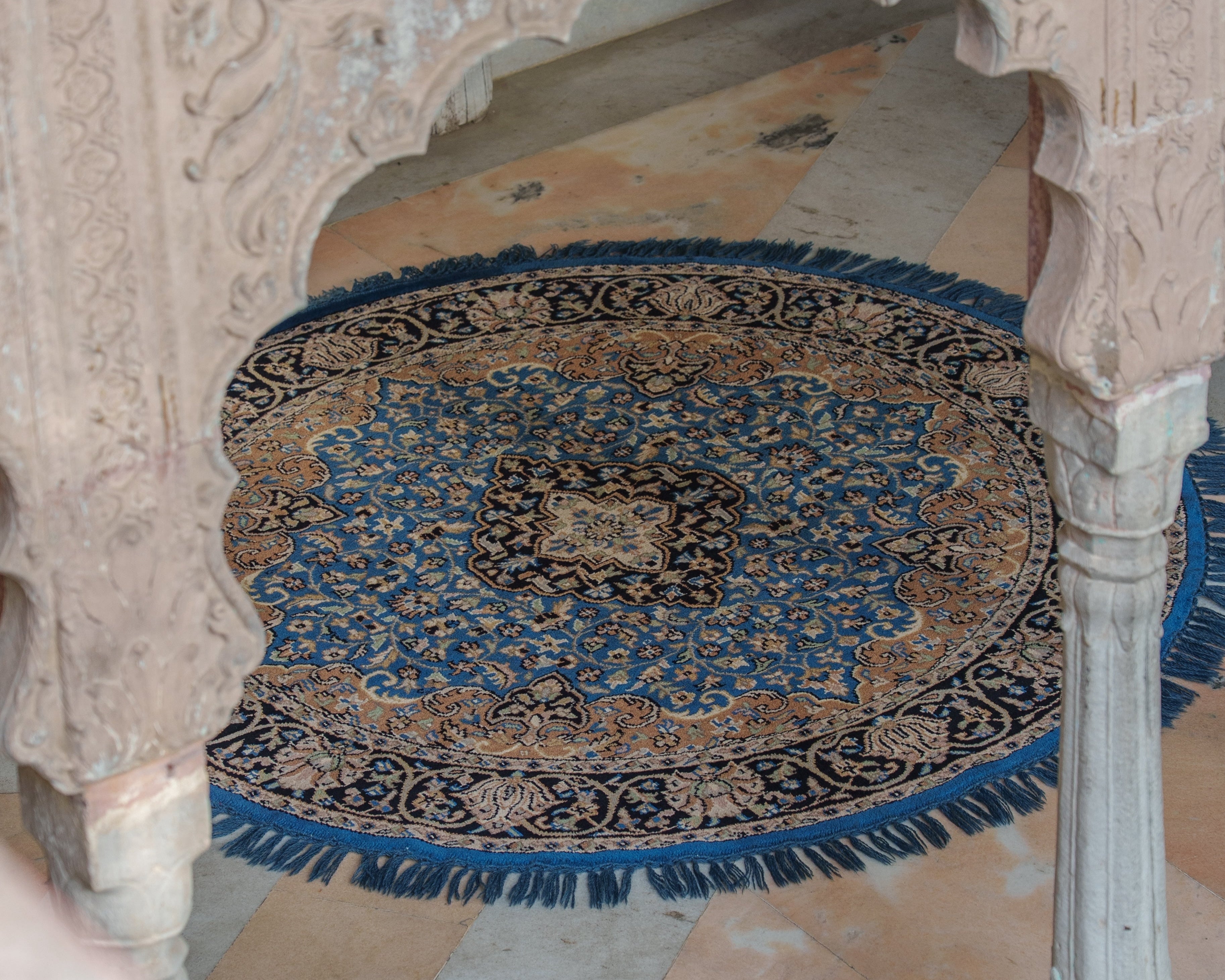 A Complete Guide to Persian Rugs: History, Craft, and Design Essentials