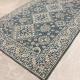 Misty Mehr – Hand Tufted Wool Rug in Bluish Grey/Ivory
