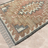 Kavir – Hand Woven Jute Rug in Beige